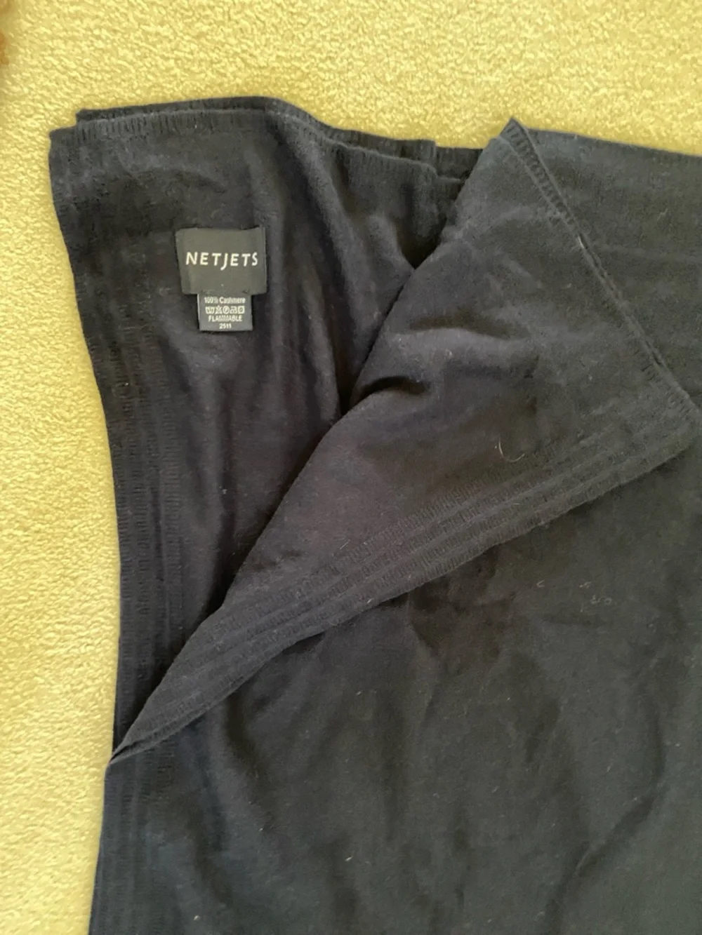 NETJETS 100% Cashmere blanket size 50x62 great for traveling
